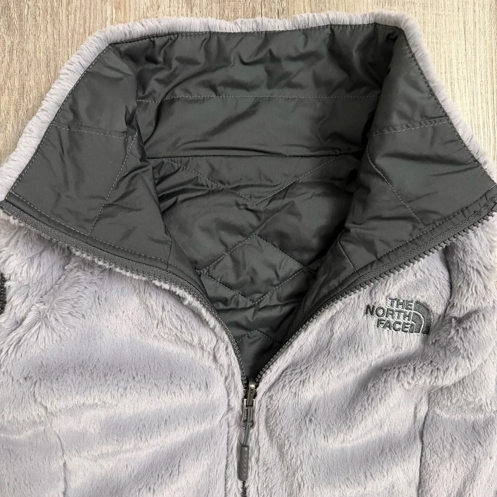 The North Face Women’s Gray Quilted Reversible Vest-size Small *NEW w/o tags*